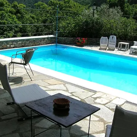 Sleeps 8 Pool Air Con Wifi Villa Recco